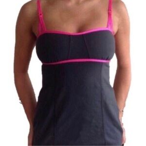 Lululemon tank gray / hot pink super flattering size 6 excellent condition